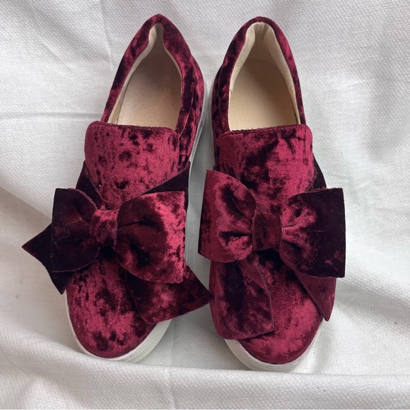 Alex and Alex Womens Babee Burgundy Velvet Slip On Sneakers Sz 7.5 - Picture 2 of 8